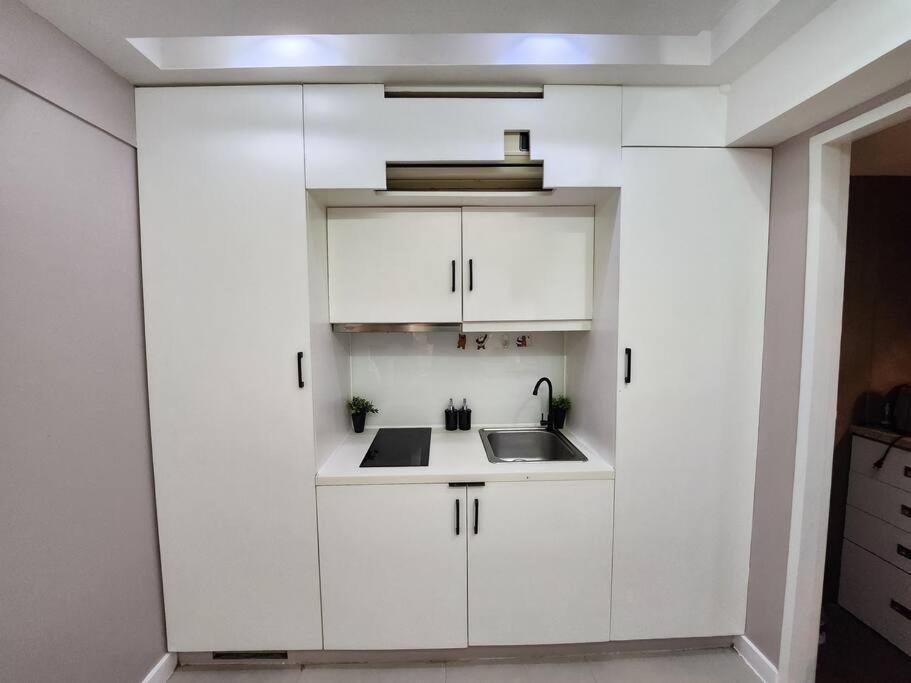 Enjoy Bgc Sunset And Golf Course View 2 Bedroom Loft With 100Mbps Internet Connection Manila Ngoại thất bức ảnh