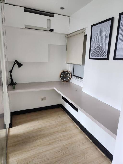 Enjoy Bgc Sunset And Golf Course View 2 Bedroom Loft With 100Mbps Internet Connection Manila Ngoại thất bức ảnh
